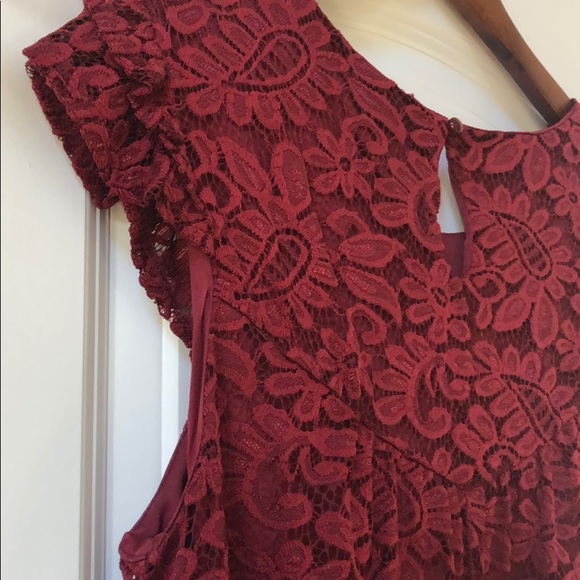 Burgundy Lace Dress - Picture 5 of 6